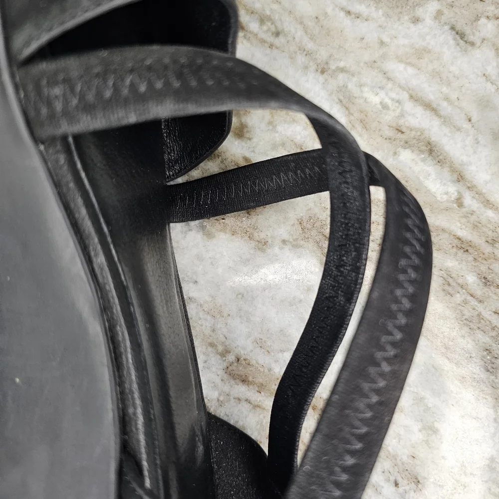 Cooper Tumbled Nubuck Wedge Size 7.5